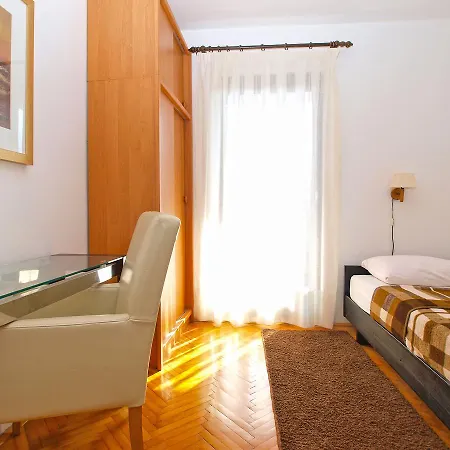 Velimir 421 Apartment *