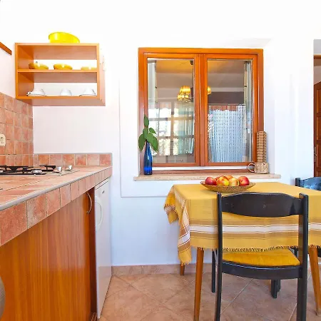 Velimir 421 Apartment Fazana